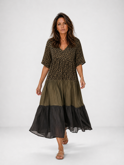 Vestido manga corta cuello pico capas