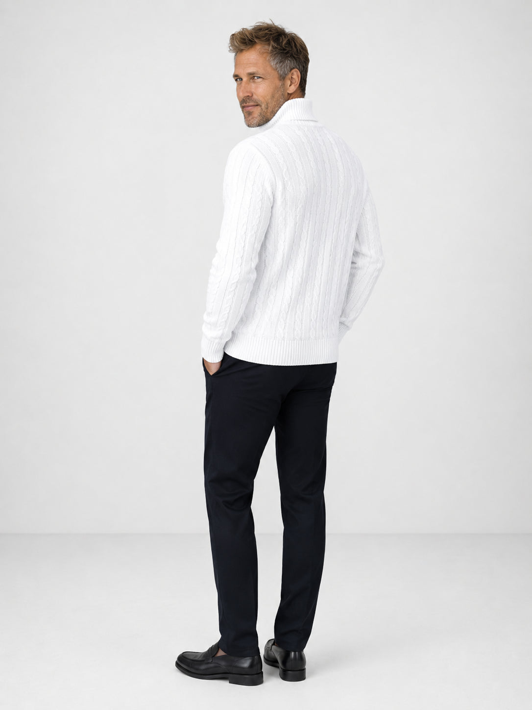 Maglione a trecce con collo alto