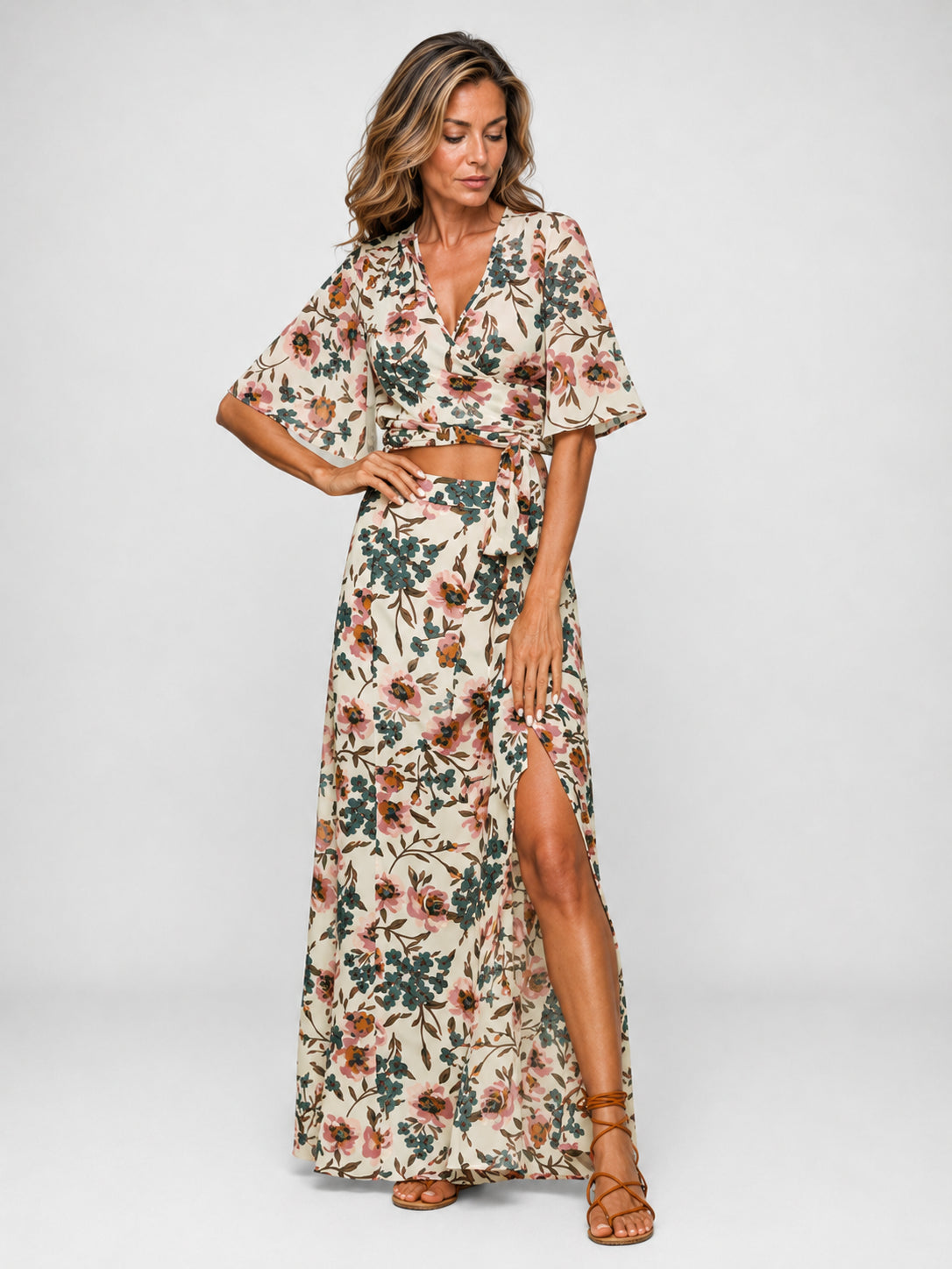 Completo floreale da donna