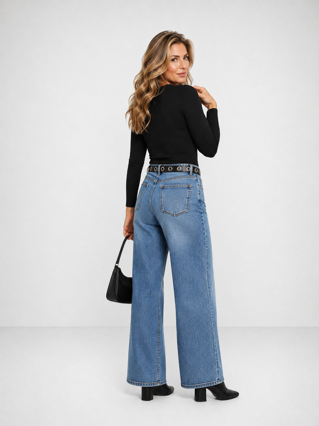 Pantalon vaquero con pierna amplia
