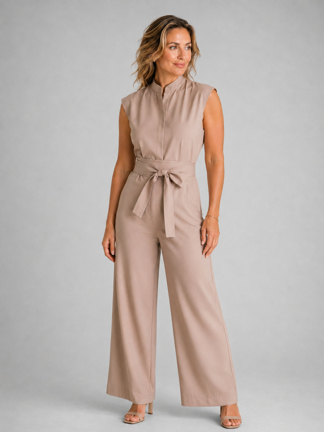 Jumpsuit elegante con cintura da annodare