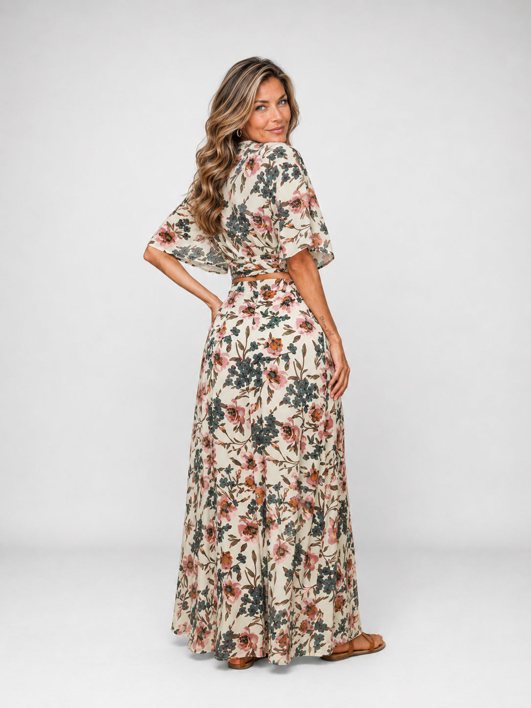 Completo floreale da donna
