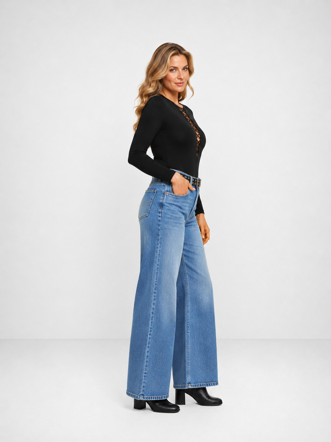 Pantalon vaquero con pierna amplia